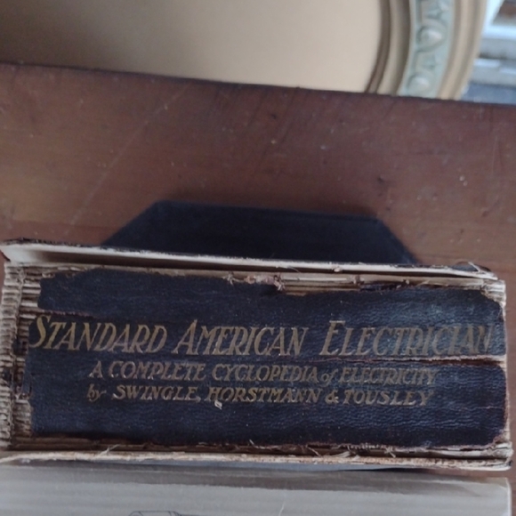 Standard American Electrician Book 1913(430pgs.) - Picture 1 of 2